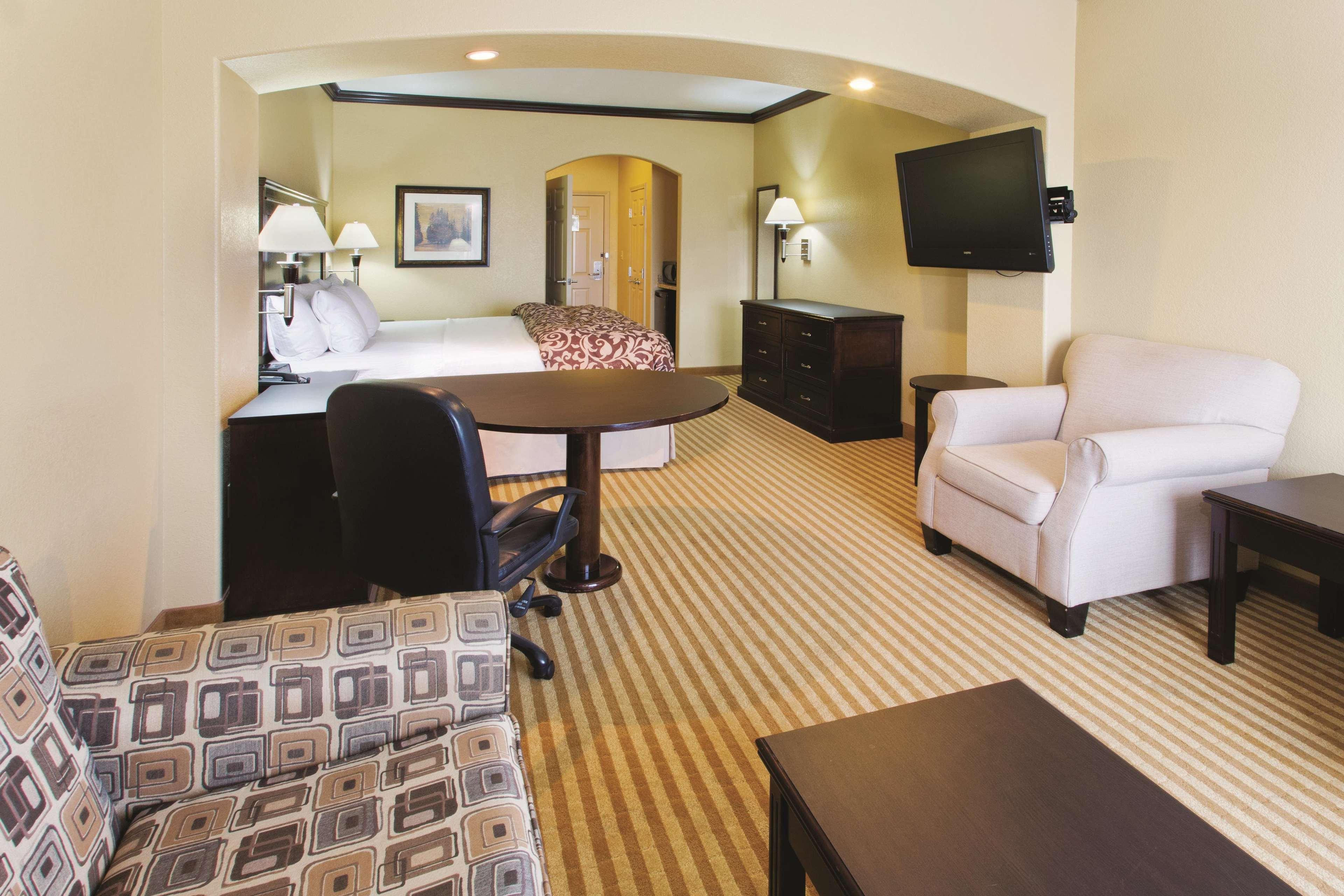 La Quinta Inn And Suites By Wyndham - Schertz Εξωτερικό φωτογραφία